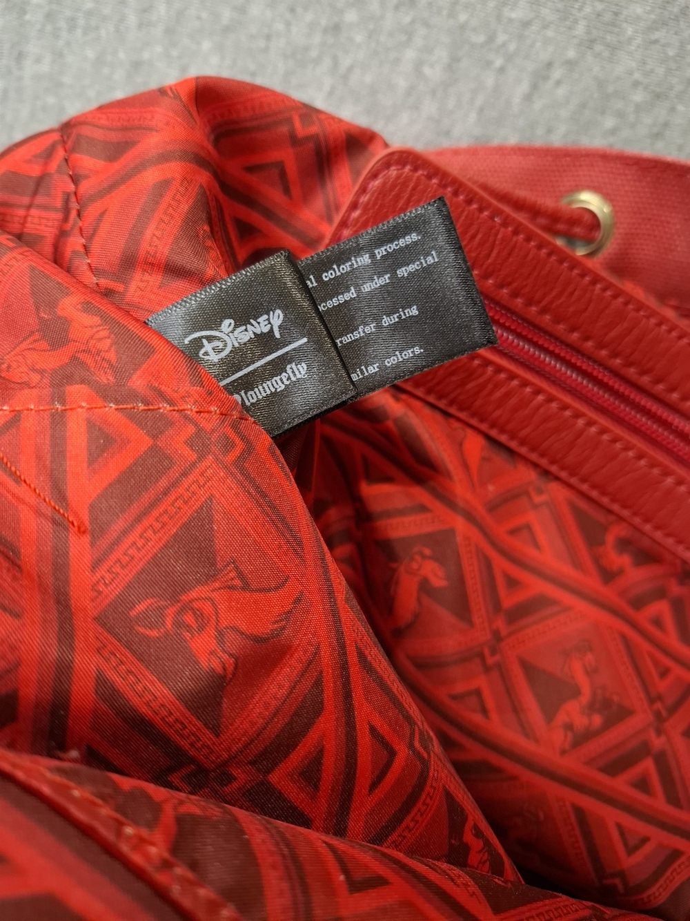 Limited Edition Loungefly Red Canvas Emperor's New Groove Bucket Bag - Picture 6 of 12